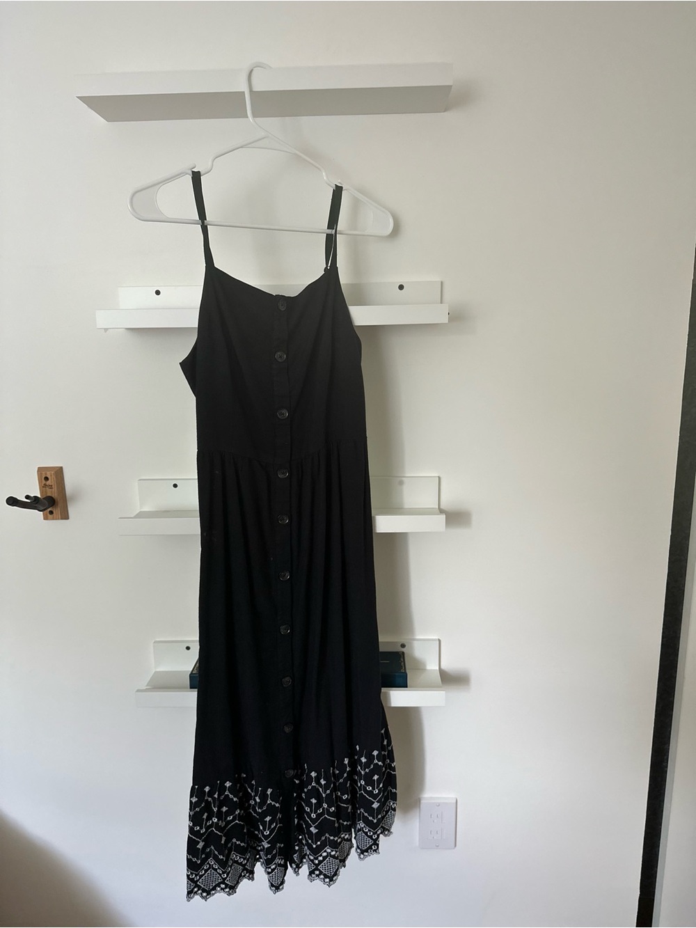 Old Navy Black Button-Front Spaghetti Strap Maxi Dress with Lace Hem